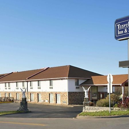 Travelodge Inn & Suites By Wyndham Muscatine Esterno foto