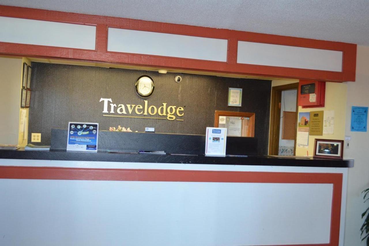 Travelodge Inn & Suites By Wyndham Muscatine Esterno foto