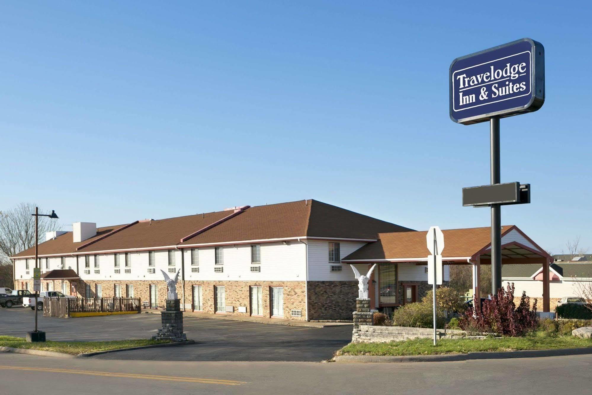 Travelodge Inn & Suites By Wyndham Muscatine Esterno foto